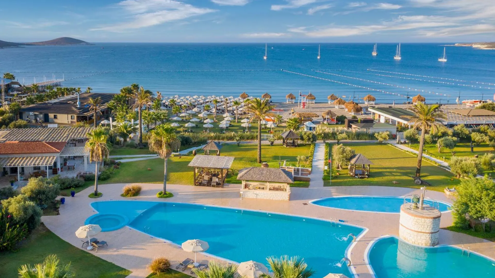 Alacati Beach Resort 0*,